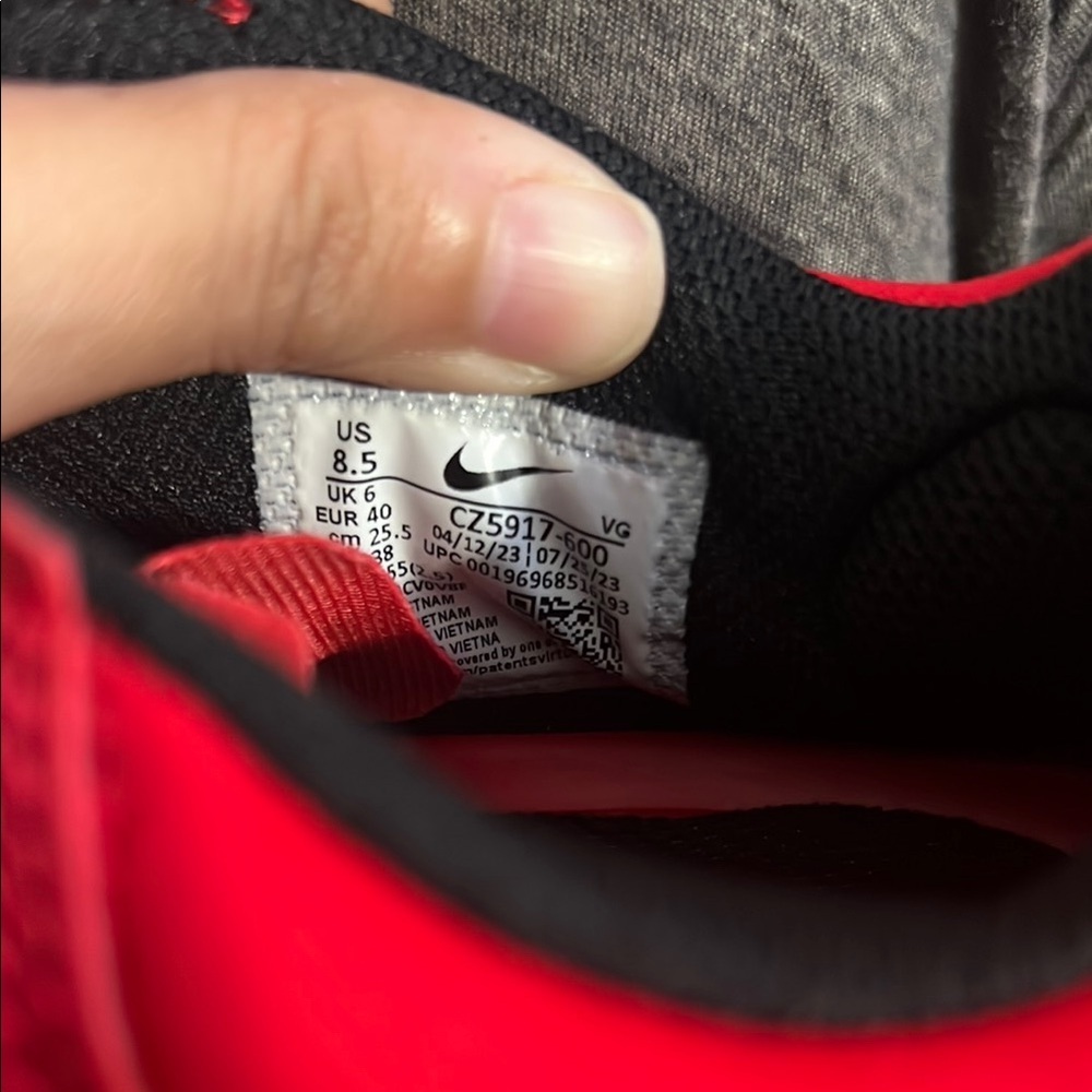 Nike Women's Red and White Cleats - Picture 10 of 10